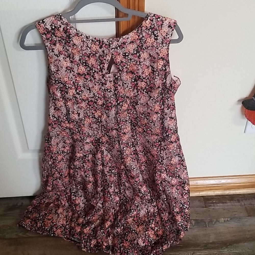 Flowy Key Hole Bodice Dress